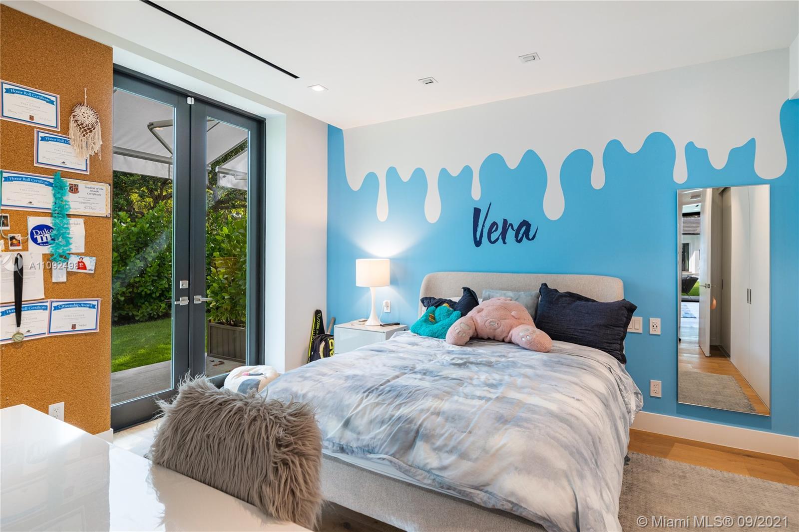 CORAL GABLES RIVIERA SEC - Residential