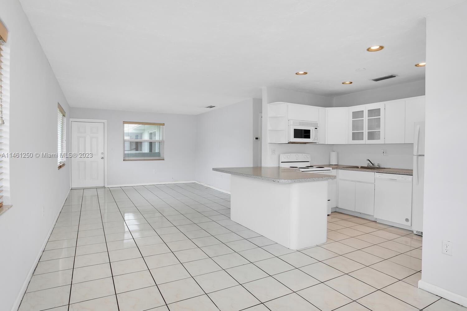 SAGA VIEW - Residential Lease