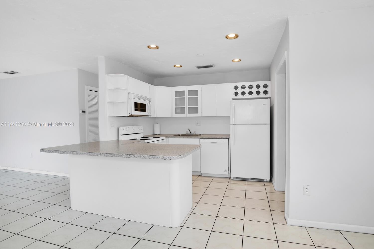 SAGA VIEW - Residential Lease