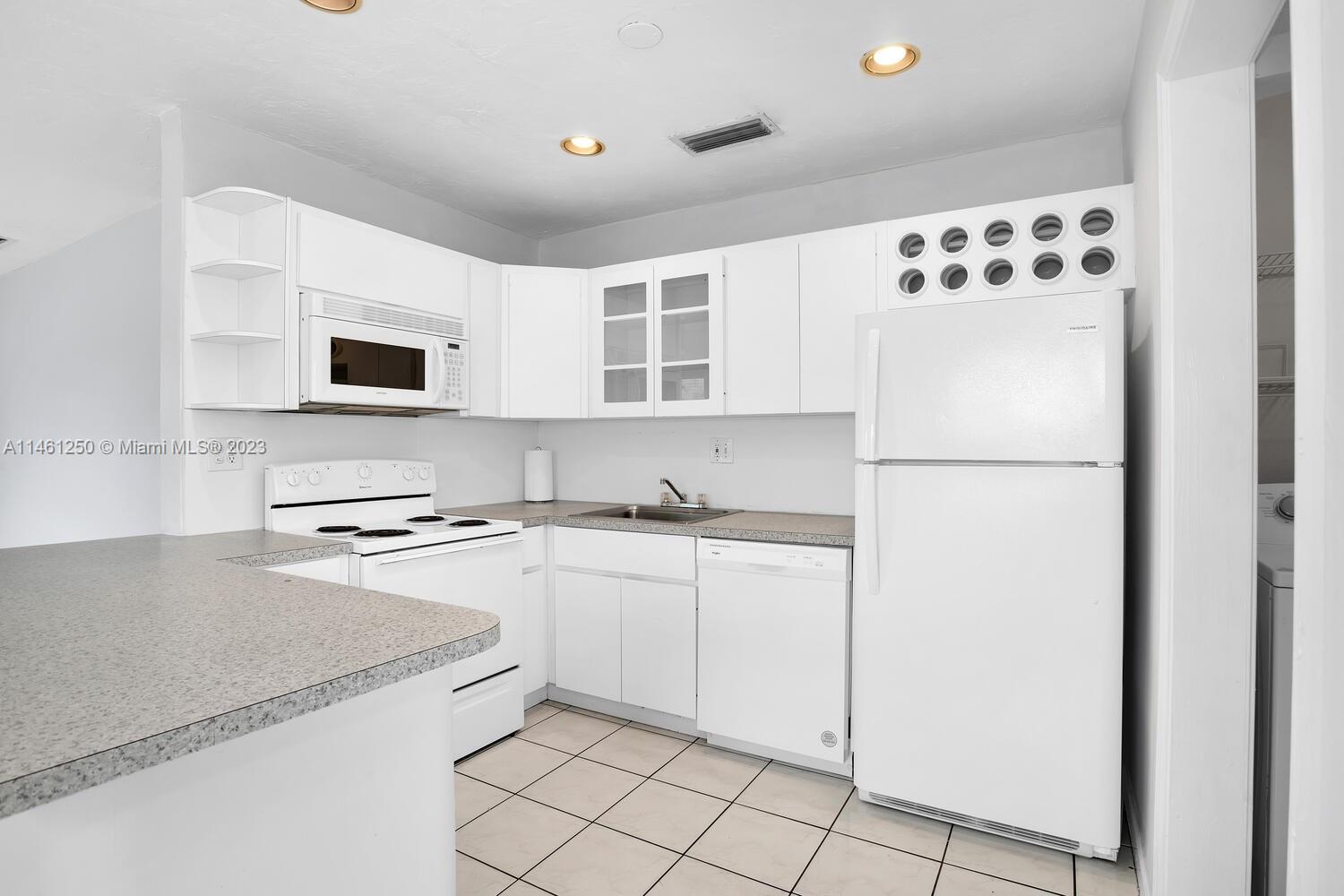 SAGA VIEW - Residential Lease
