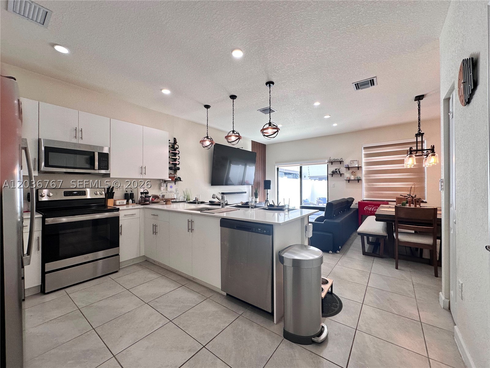 AQUABELLA NORTH - Residential Lease