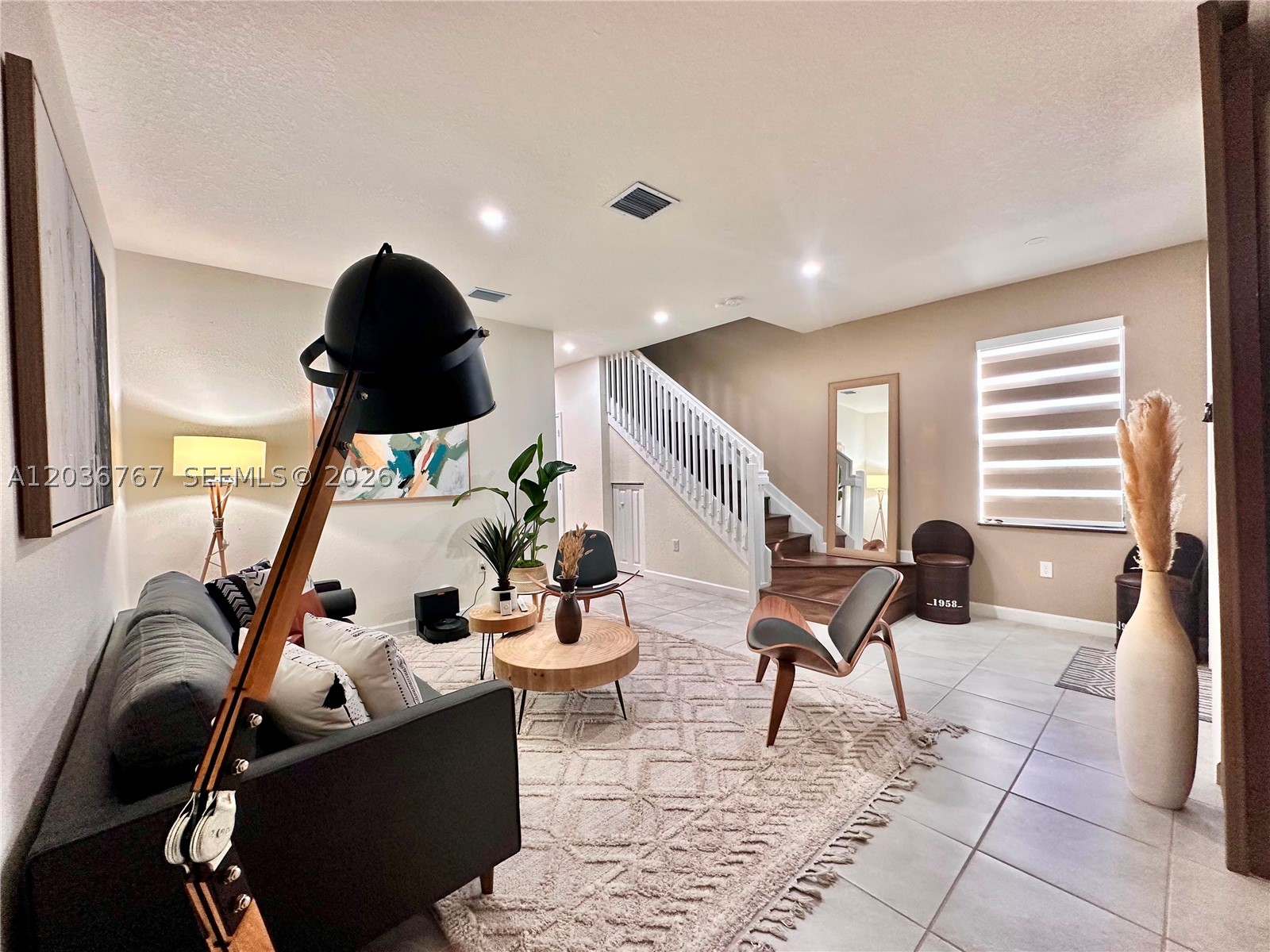 AQUABELLA NORTH - Residential Lease