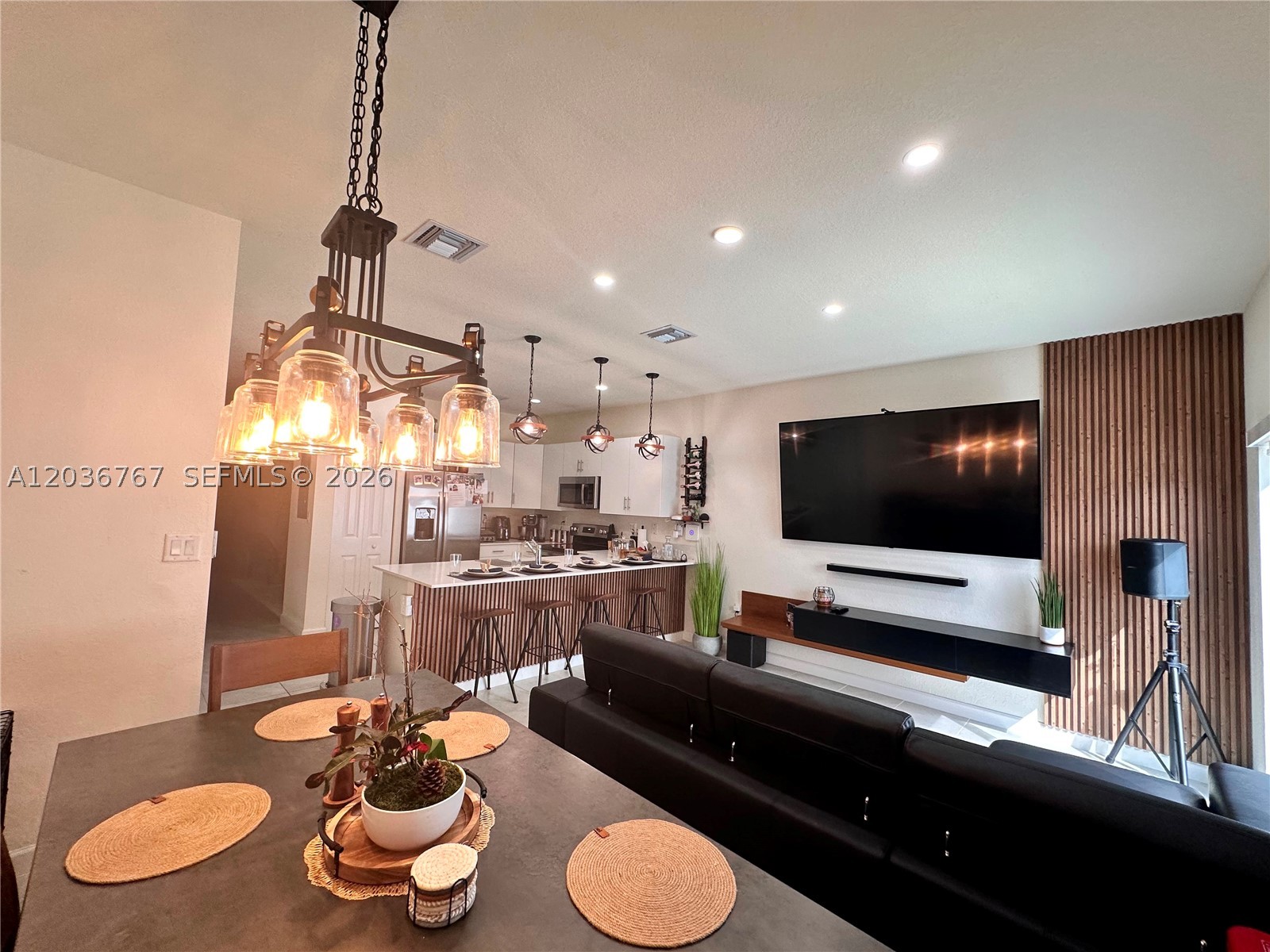 AQUABELLA NORTH - Residential Lease