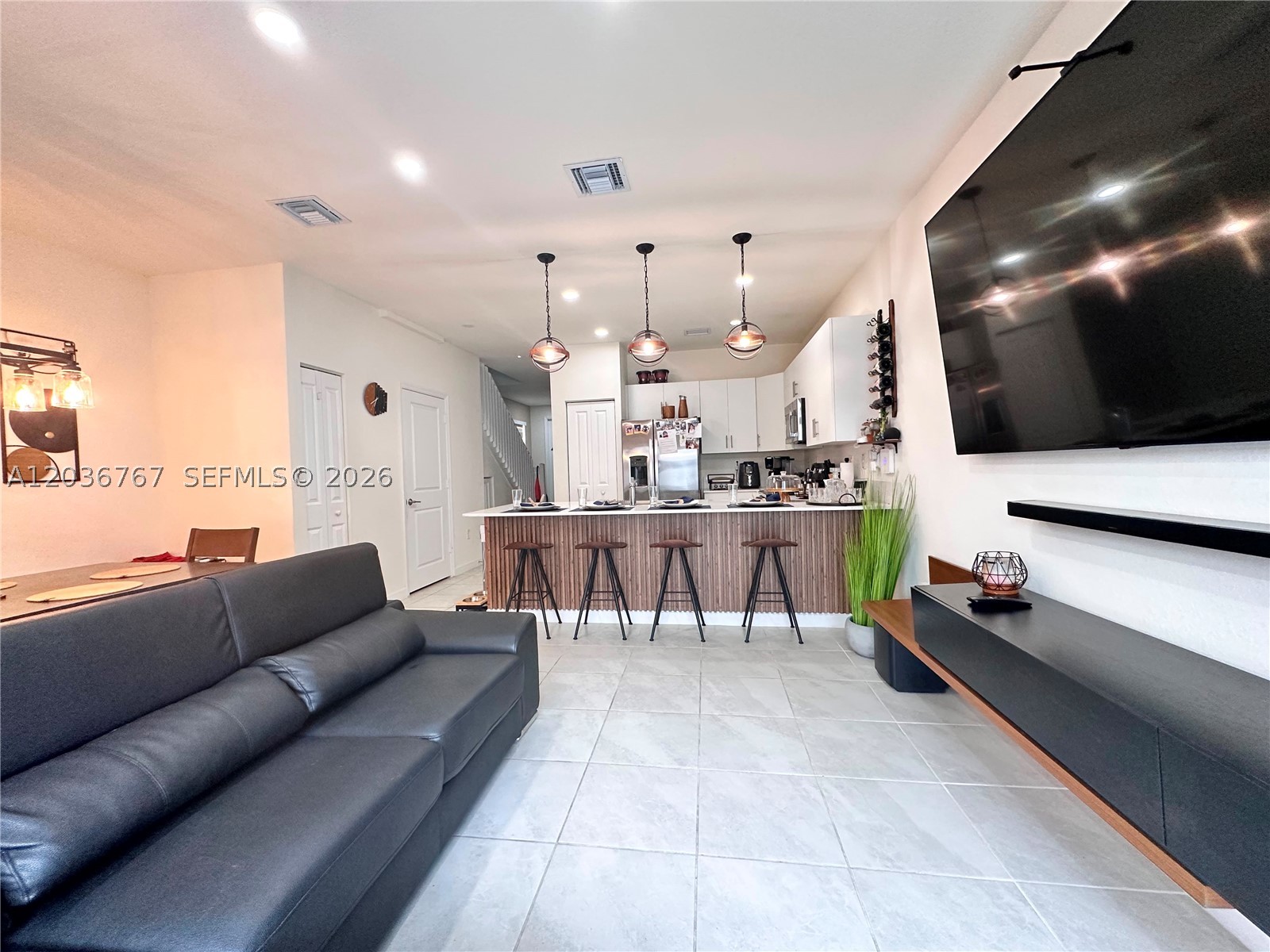 AQUABELLA NORTH - Residential Lease