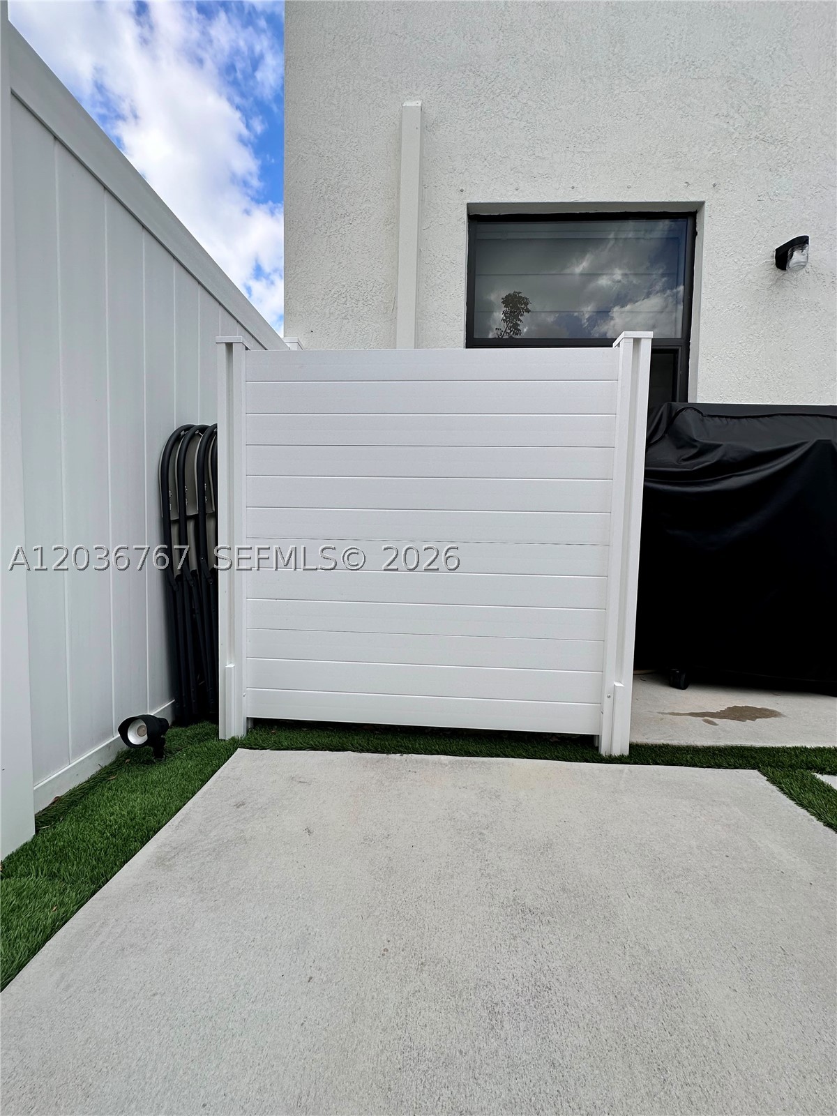 AQUABELLA NORTH - Residential Lease