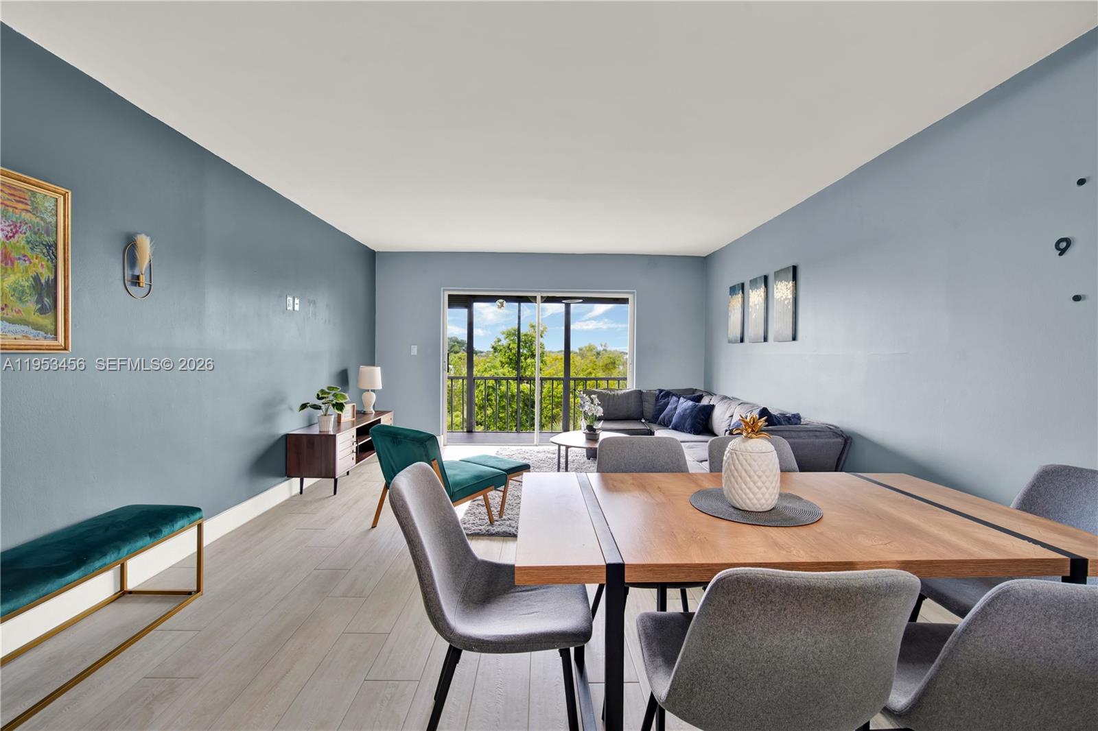 Only a 10 minutes ride to Downtown Hollywood restaurants, Hollywood Beach and 8 minutes to the Hard Rock guitar Hotel and Casino, this beautifully renovated apartment in Hollywood could be your "home sweet home". Nice and fully furnished, close to major stores and supermarkets, great schools and major hospitals, this precious gem hidden in the well kept and quiet Hillcrest area is an opportunity you can't miss.This 2/2 apartment has a fully renovated kitchen with beautiful granite countertops, modern slack style cabinets and top of the line appliances. Master bedroom has a king bed, classy and spacious double sinks and an ample walking closet. Step out of your master to a magnificent view of the gardens from your gorgeous screened balcony with hurricane shutters. FULLY FURNISHED ONLY
