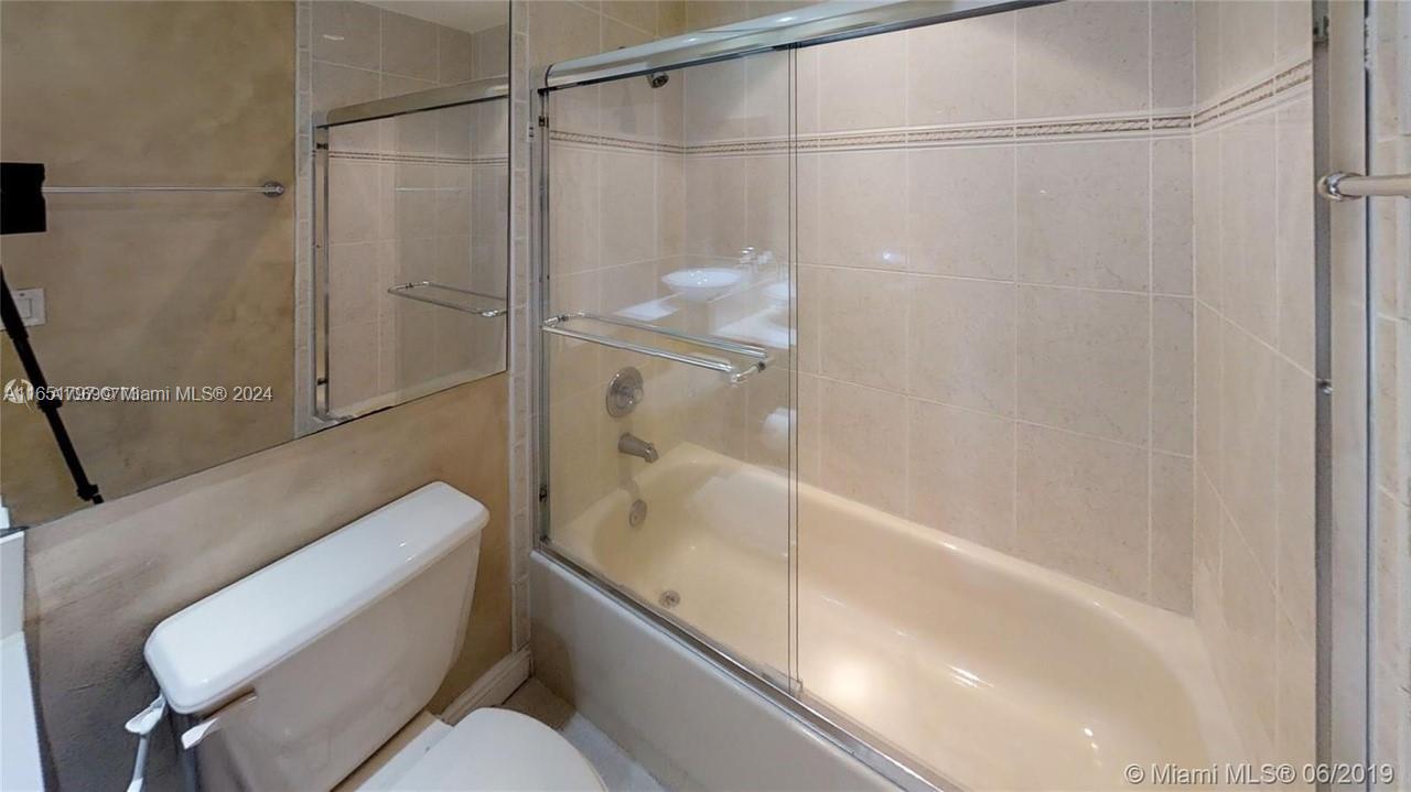 DORAL PK CO CLUB VILLAS C - Residential Lease