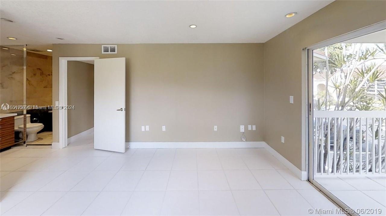 DORAL PK CO CLUB VILLAS C - Residential Lease