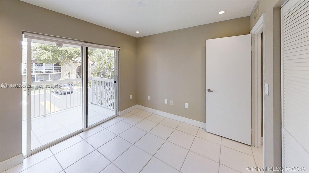DORAL PK CO CLUB VILLAS C - Residential Lease