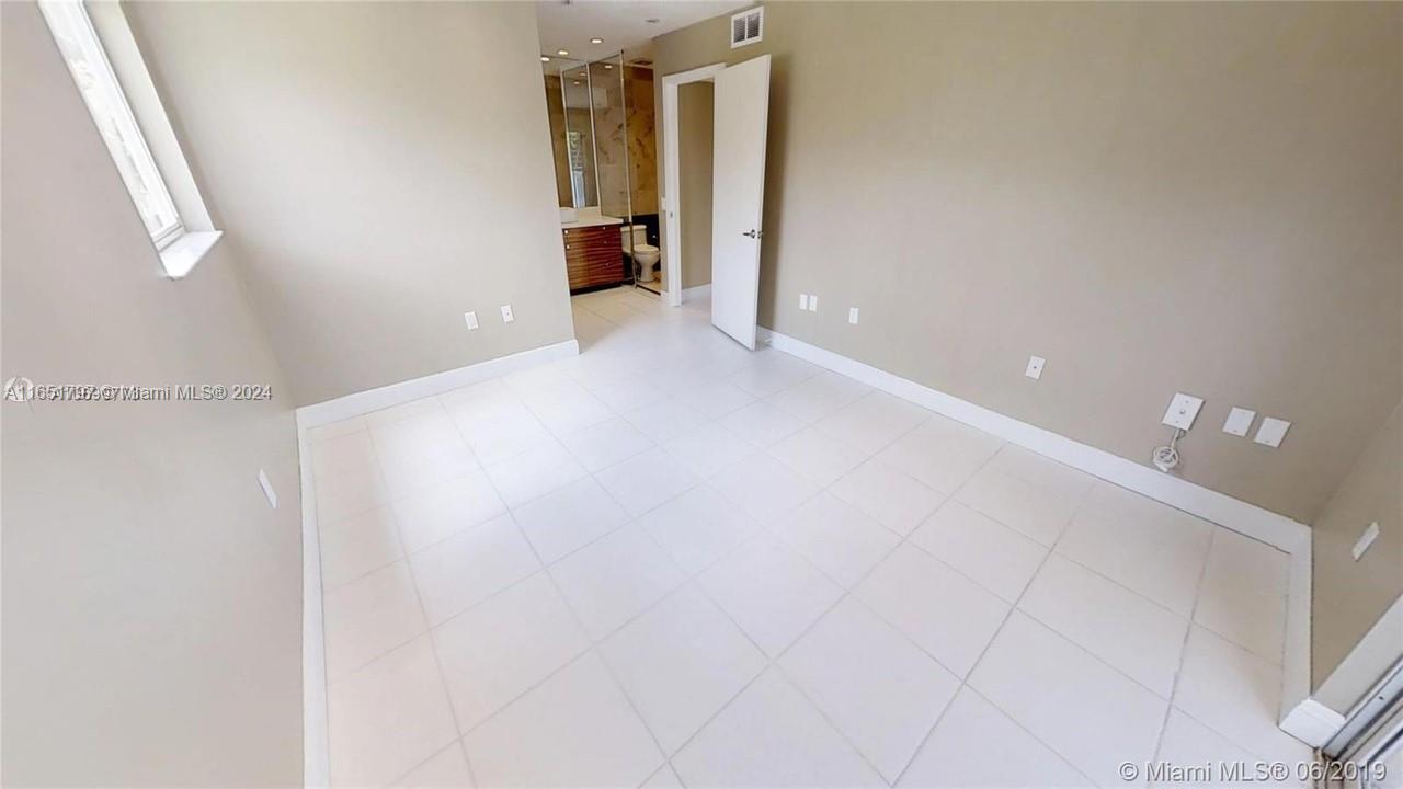 DORAL PK CO CLUB VILLAS C - Residential Lease