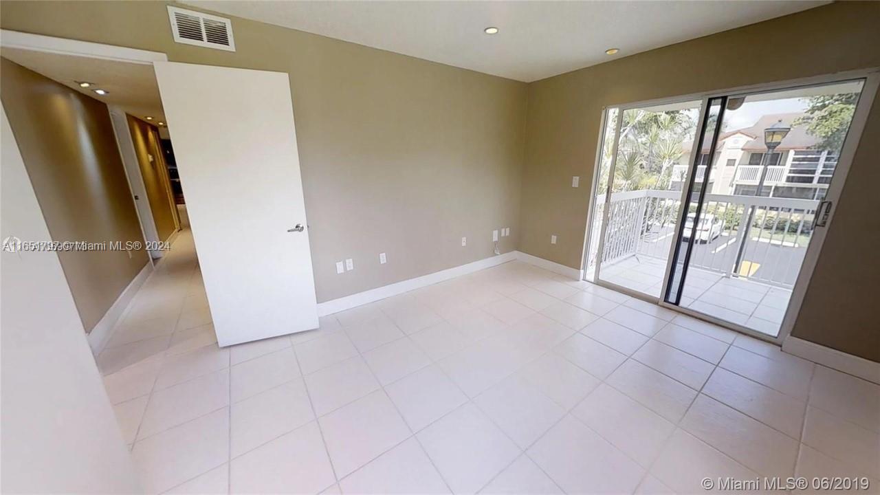 DORAL PK CO CLUB VILLAS C - Residential Lease