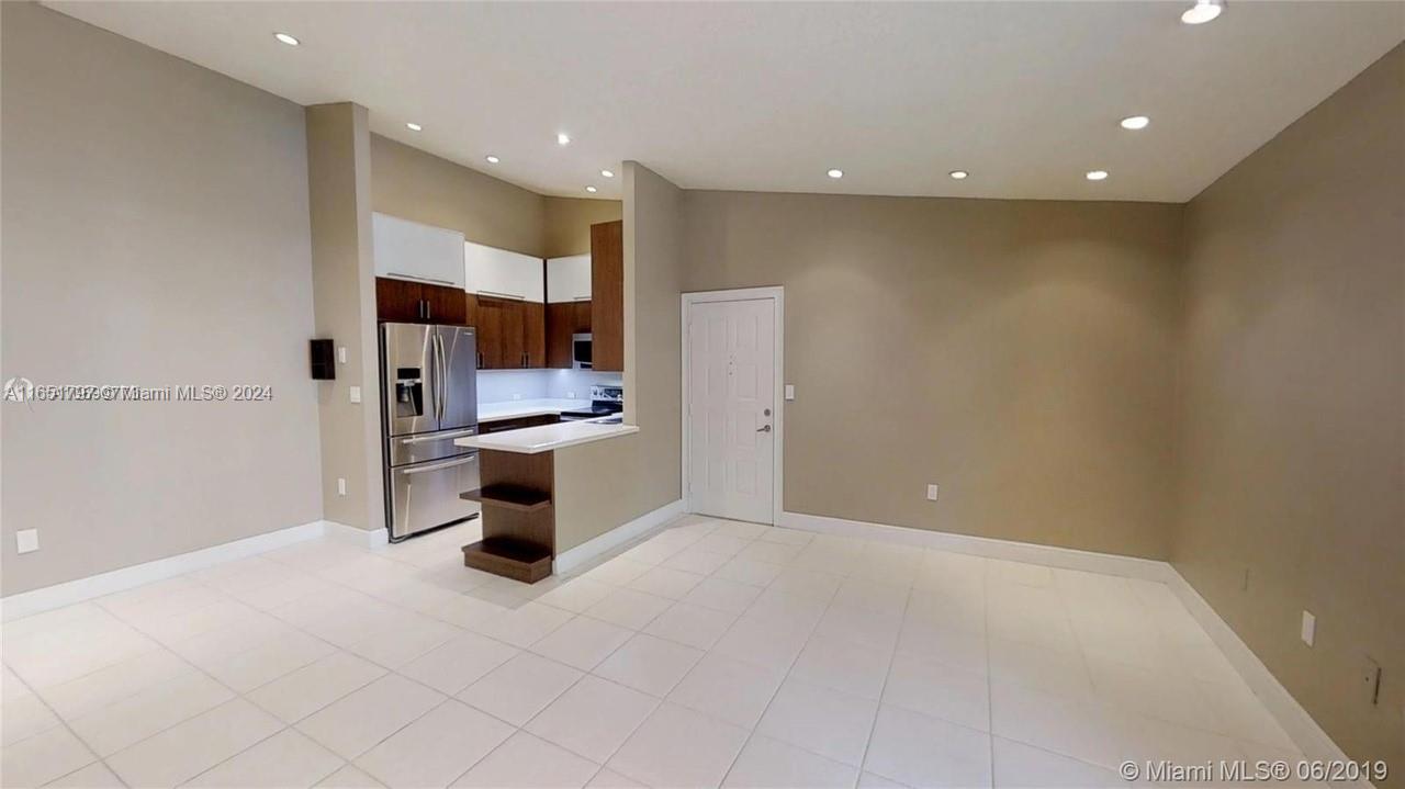 DORAL PK CO CLUB VILLAS C - Residential Lease
