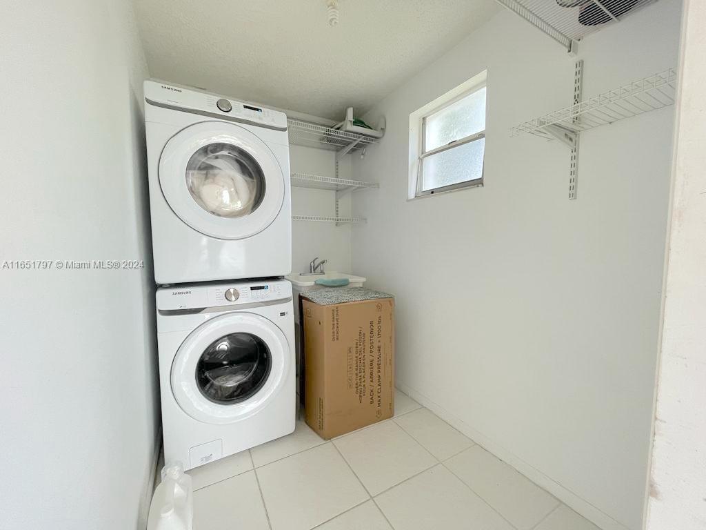 DORAL PK CO CLUB VILLAS C - Residential Lease