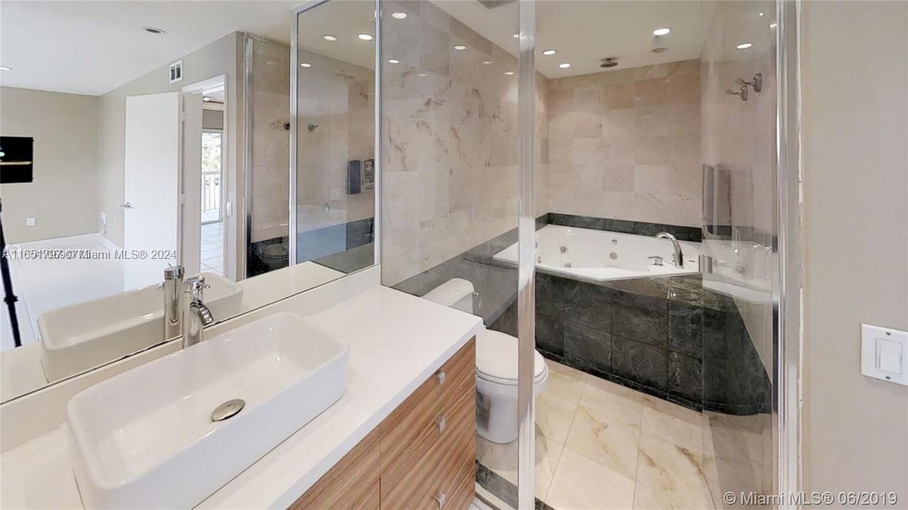 DORAL PK CO CLUB VILLAS C - Residential Lease
