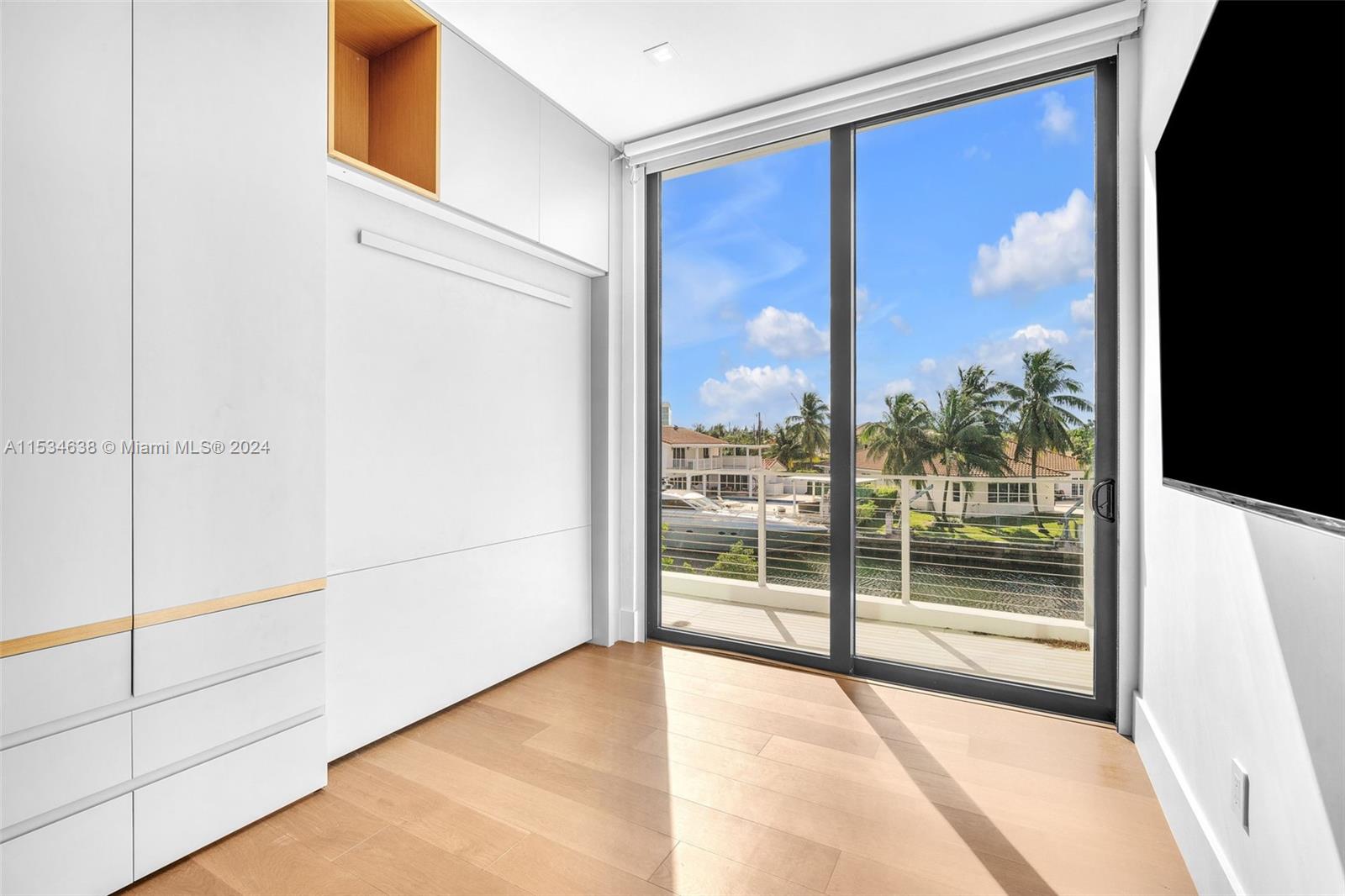 EASTERN SHORES 1ST ADDN - Residential