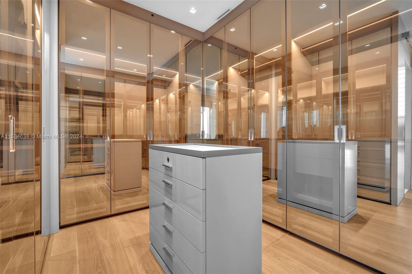 EASTERN SHORES 1ST ADDN - Residential