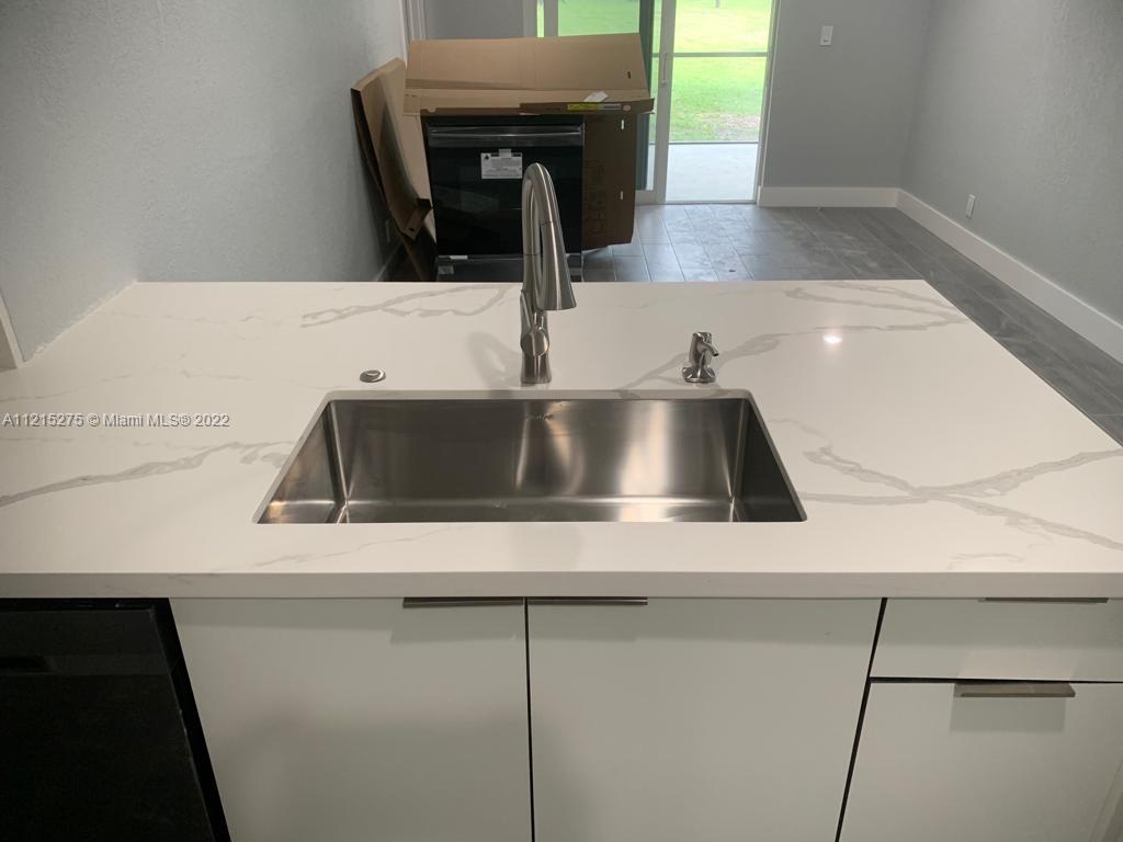 FOREST HILLS SOUTH - Residential Lease