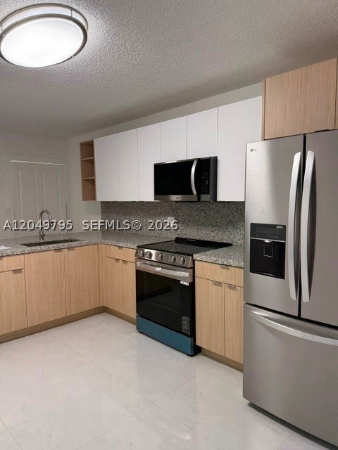 EL PRADO XV CONDO - Residential Lease
