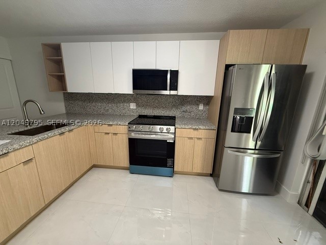 EL PRADO XV CONDO - Residential Lease