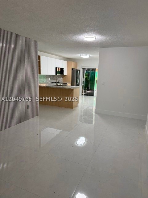 EL PRADO XV CONDO - Residential Lease
