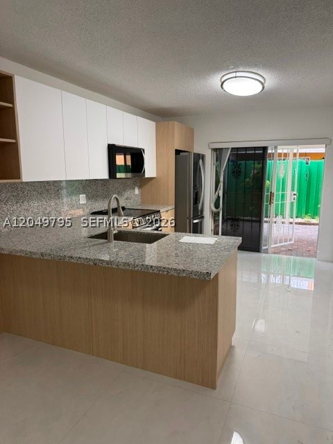 EL PRADO XV CONDO - Residential Lease