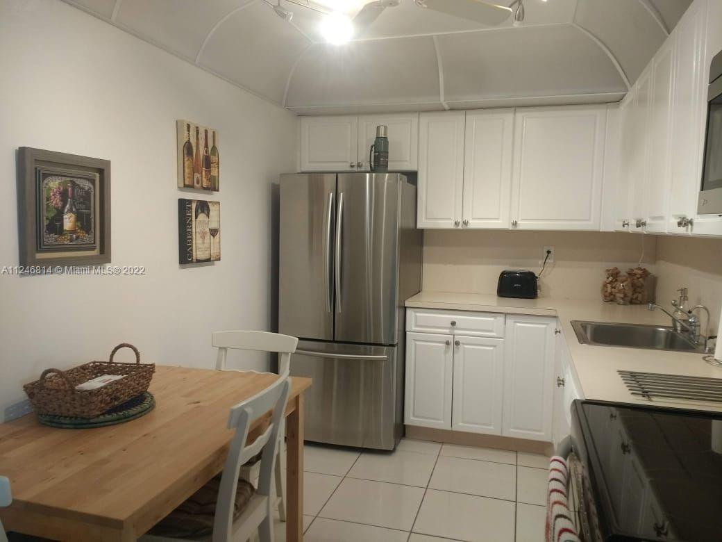 FLAMENCO CONDO-TOWER II - Residential Lease