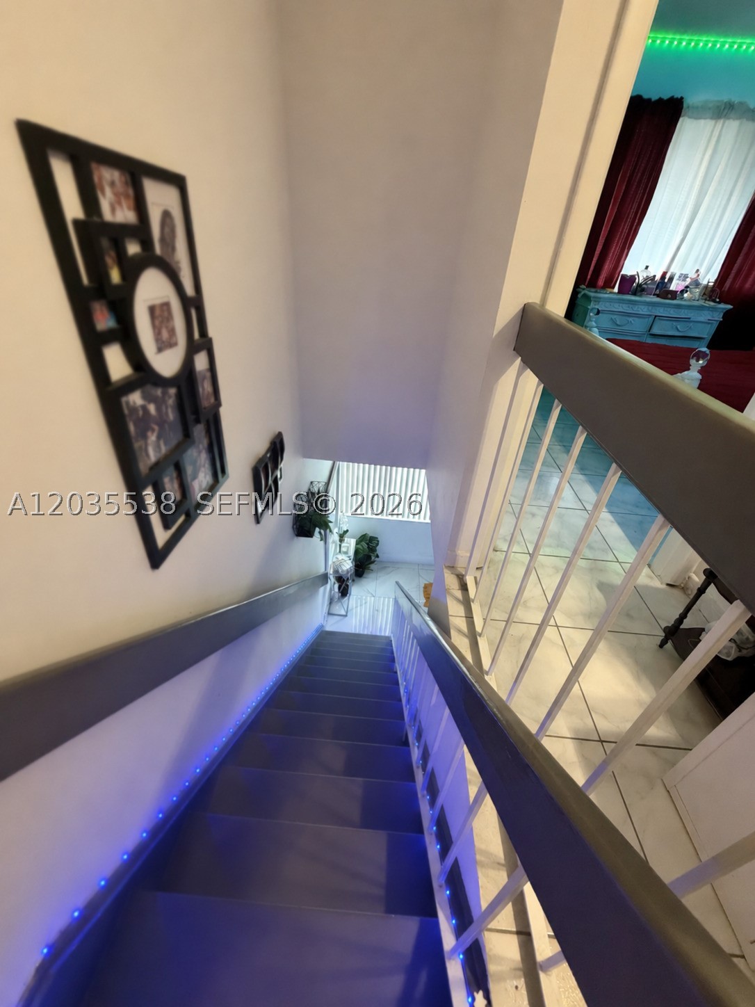 LAGUNA CONDO - Residential