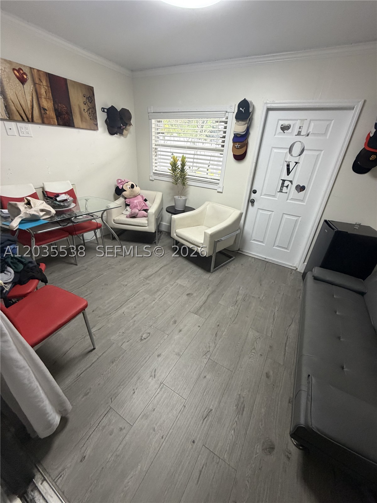 LAGUNA CONDO - Residential