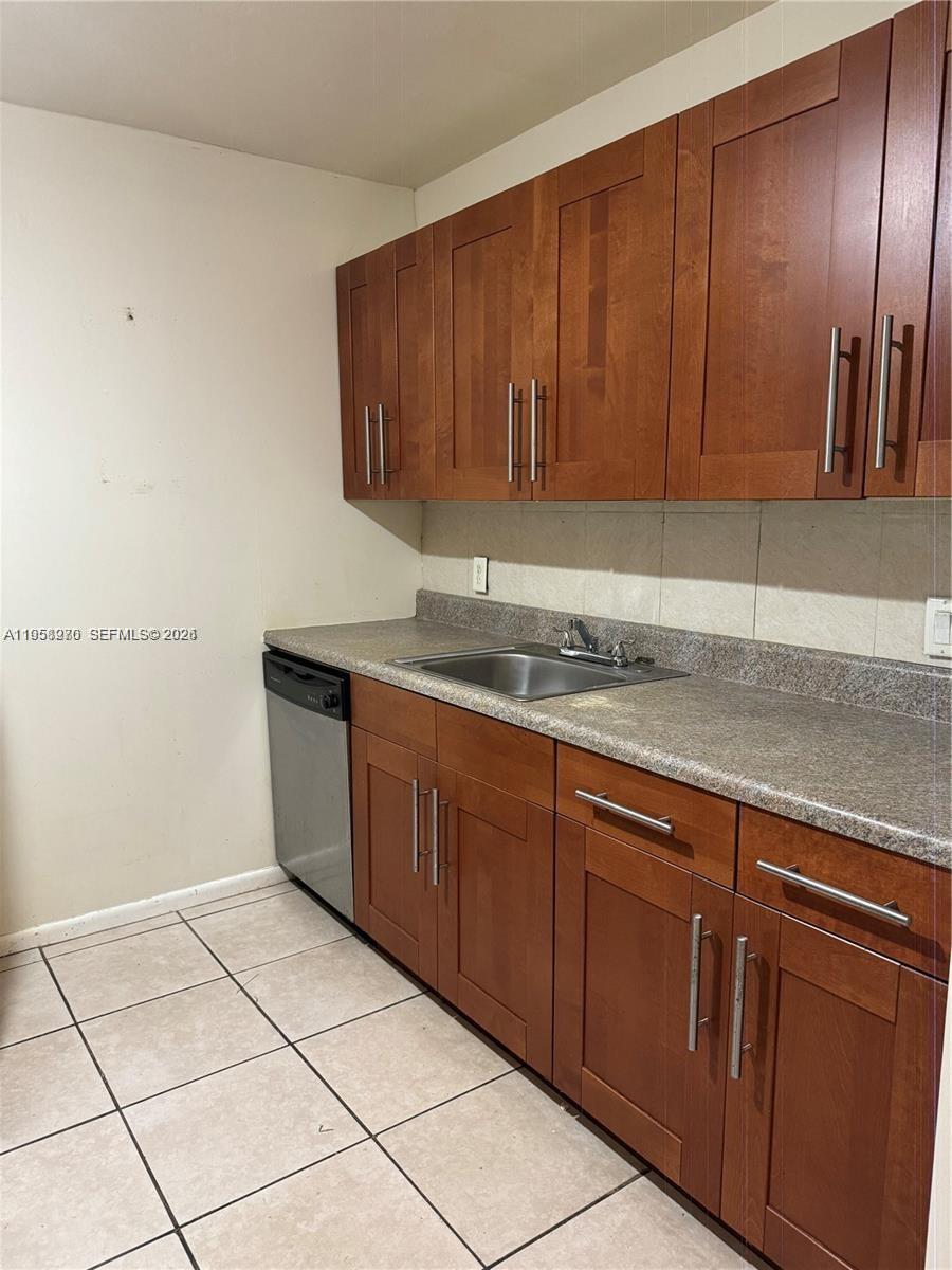 NEW HAMPTON AT CENTURY VI - Residential
