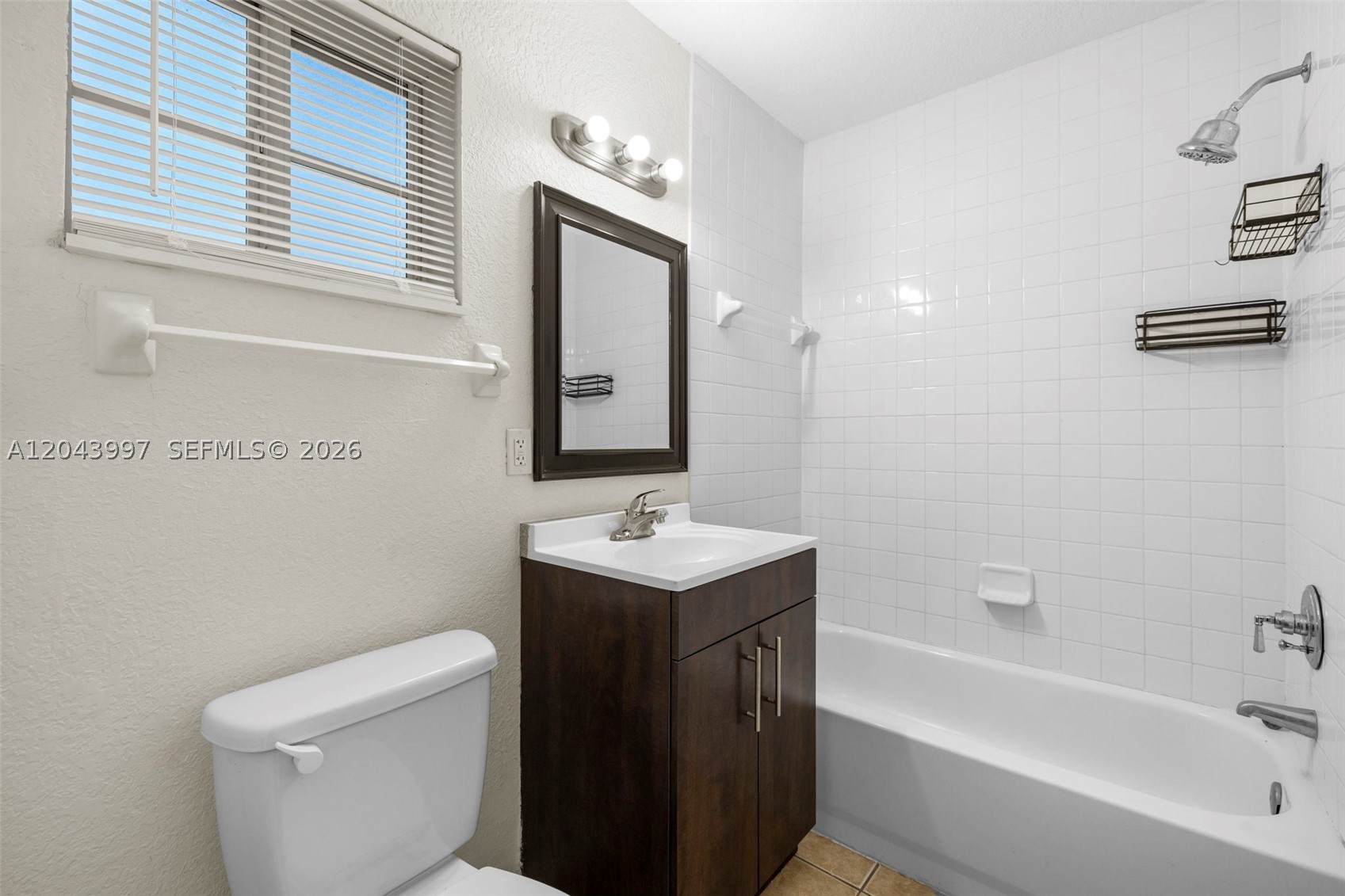 REV PL SEC 2 CC ESTATES - Residential Lease