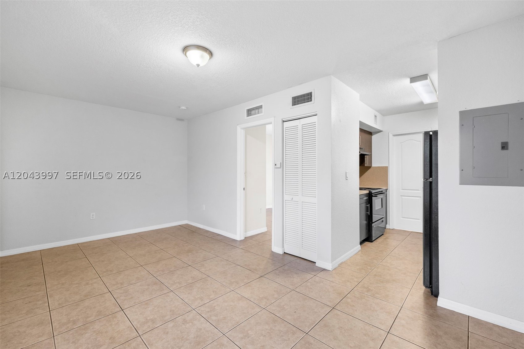 REV PL SEC 2 CC ESTATES - Residential Lease