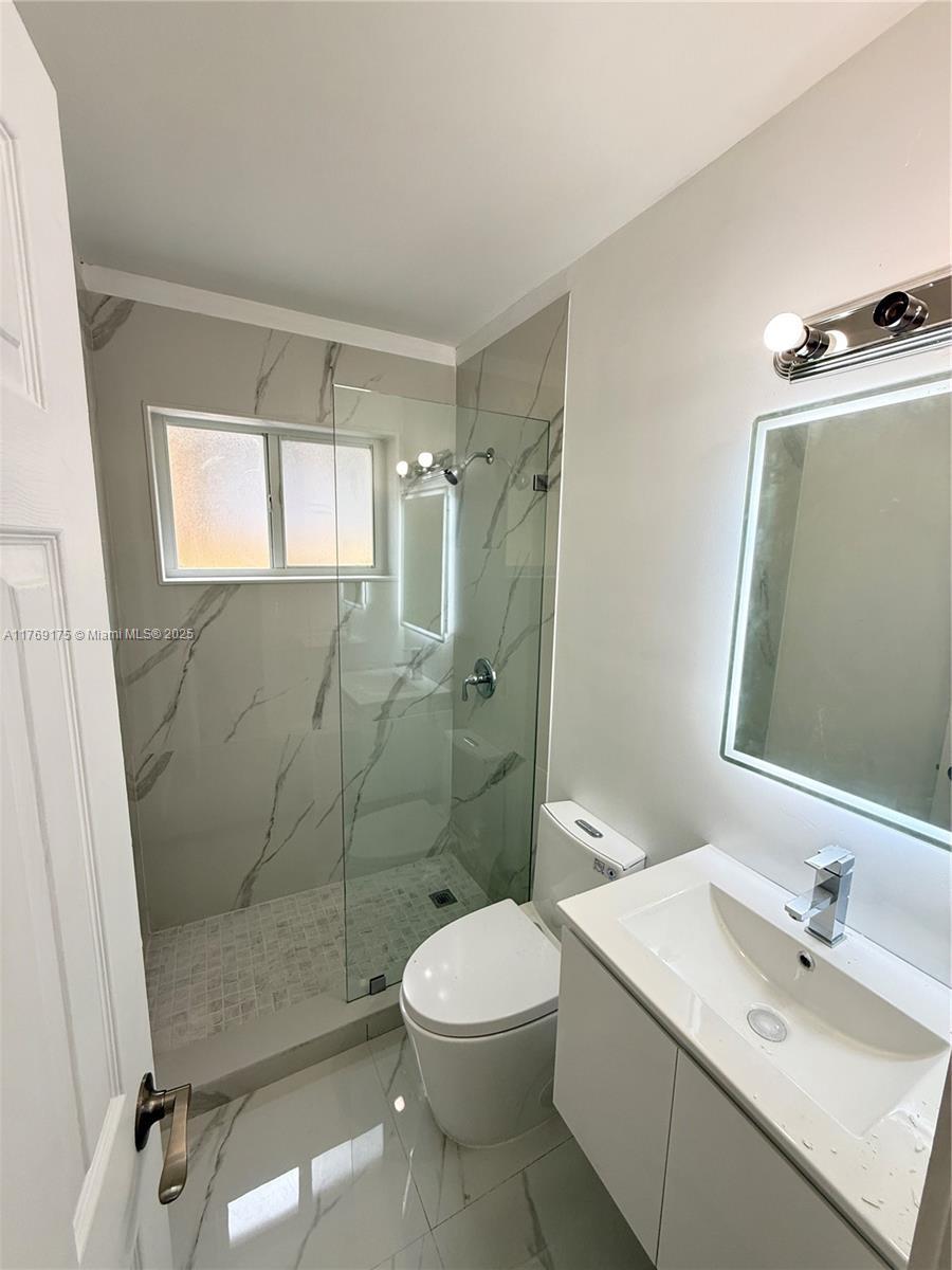 DIXIE HIGHWAY TRACK - Residential Lease