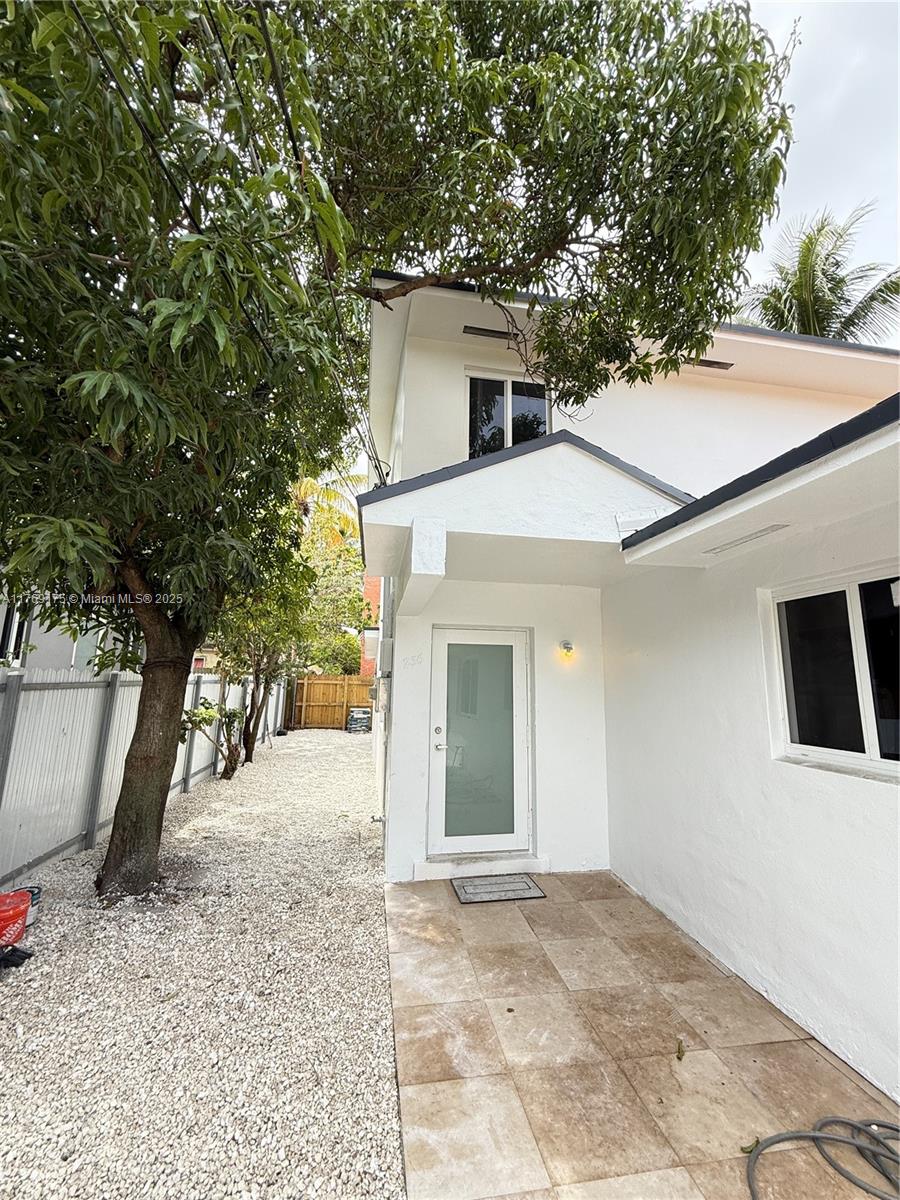 This stunning townhouse features 3 bedrooms and 2 bathrooms, Located in the heart in Miami just mintues away to design district, Wynwood.  including a first-floor bedroom with a guest bath. Enjoy a brand-new kitchen equipped with stainless steel appliances—refrigerator, microwave, and oven—plus sleek new countertops and stunning marble tile flooring throughout. Ready for immediate move-in—don’t miss out on this incredible rental opportunity.