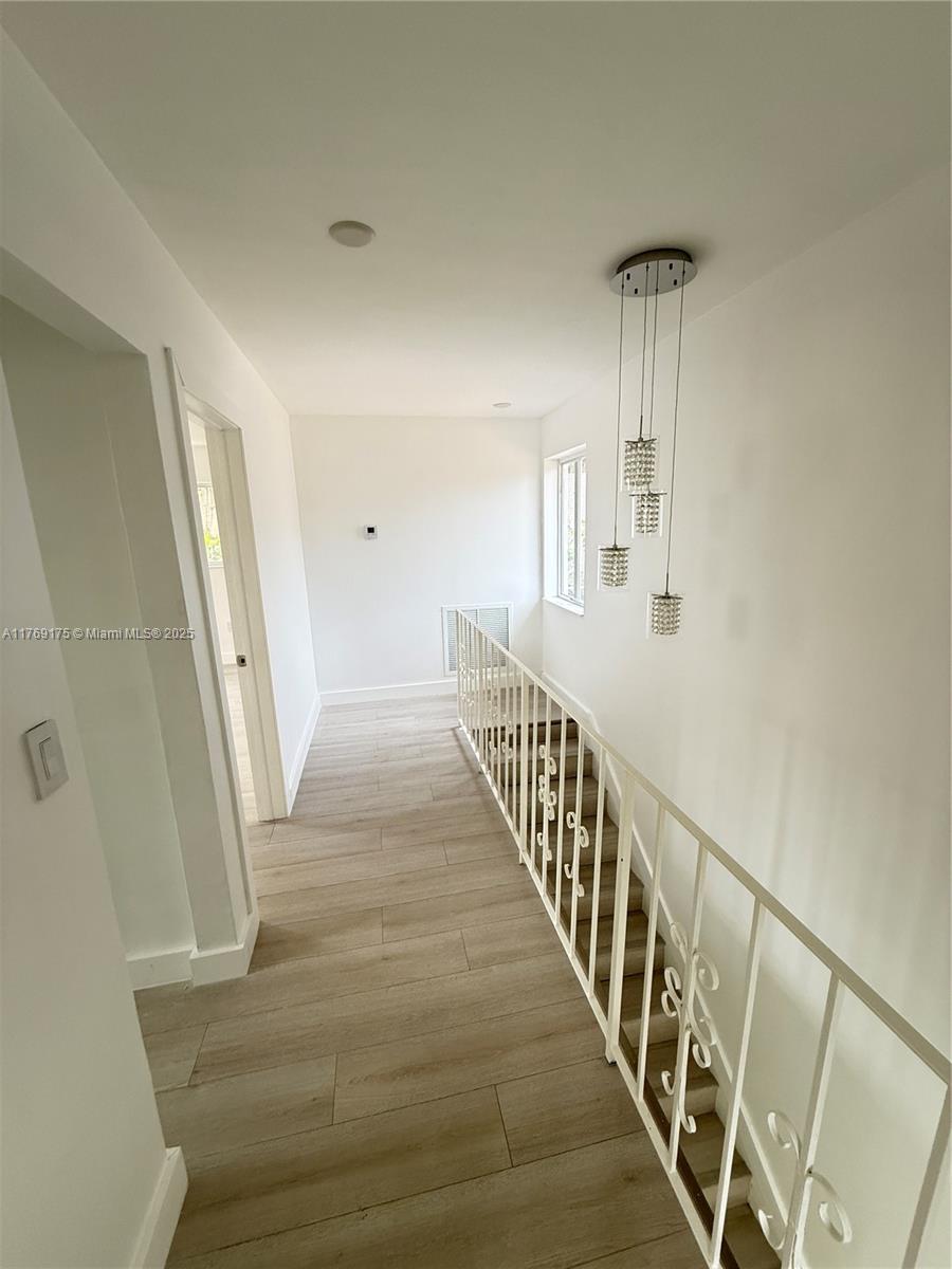 DIXIE HIGHWAY TRACK - Residential Lease