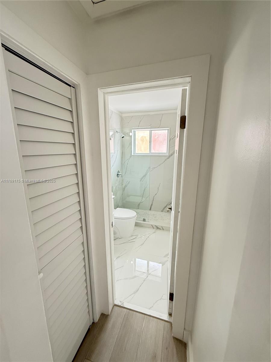 DIXIE HIGHWAY TRACK - Residential Lease