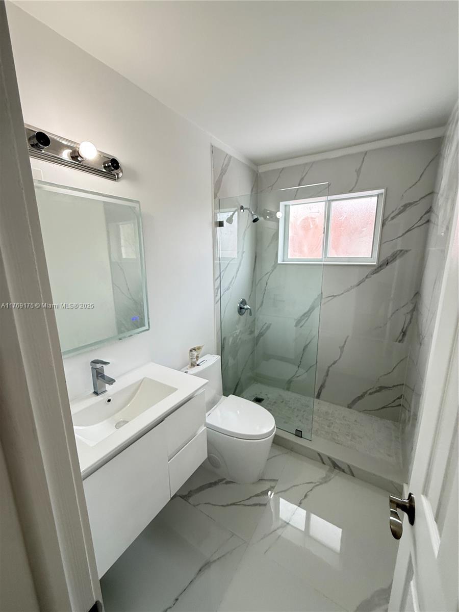 DIXIE HIGHWAY TRACK - Residential Lease