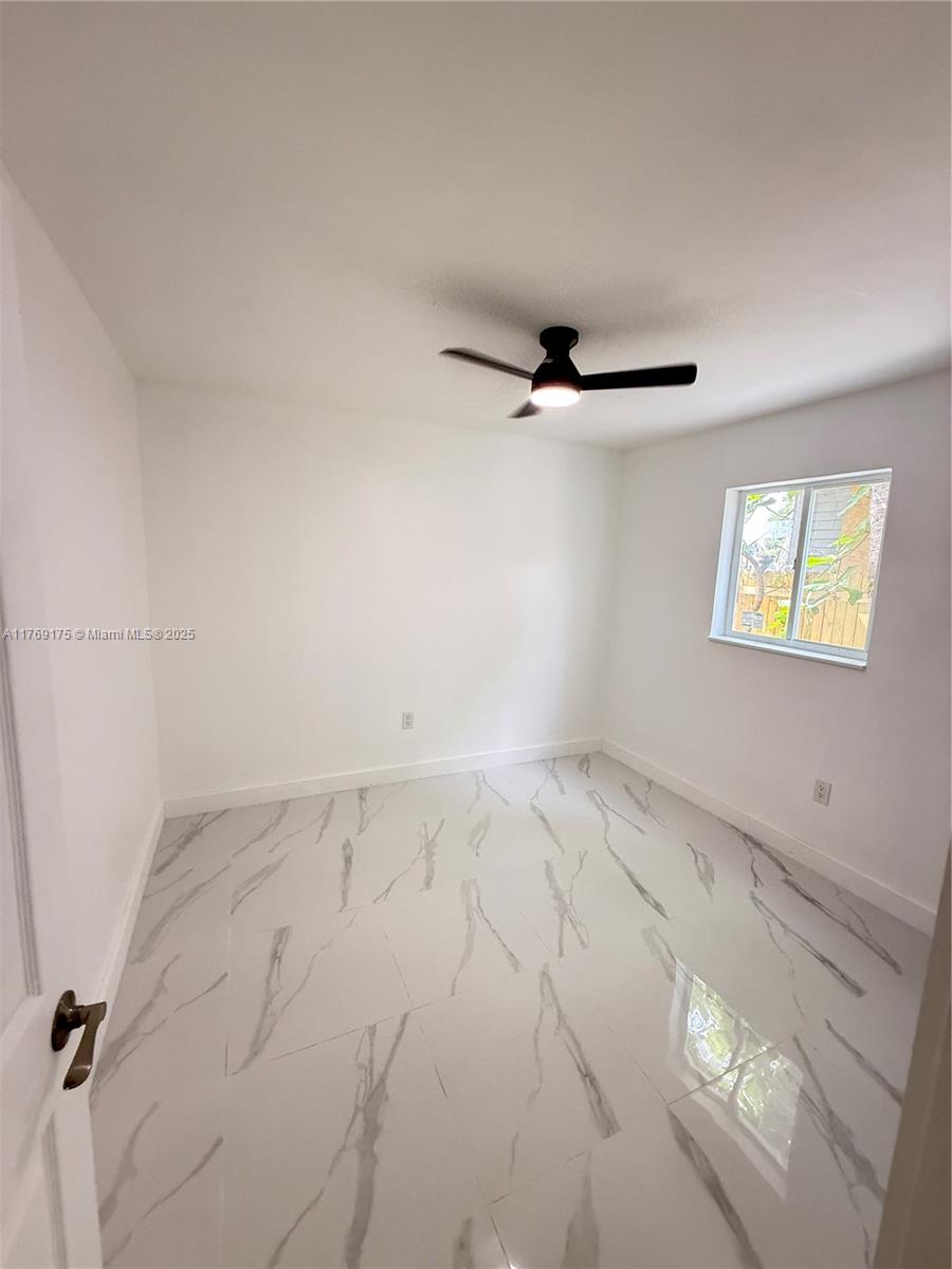 DIXIE HIGHWAY TRACK - Residential Lease