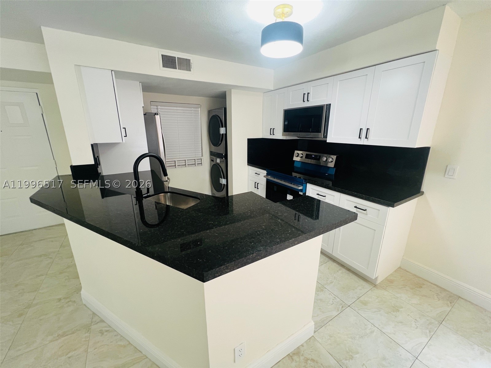SUMMERBREEZE CONDO - Residential