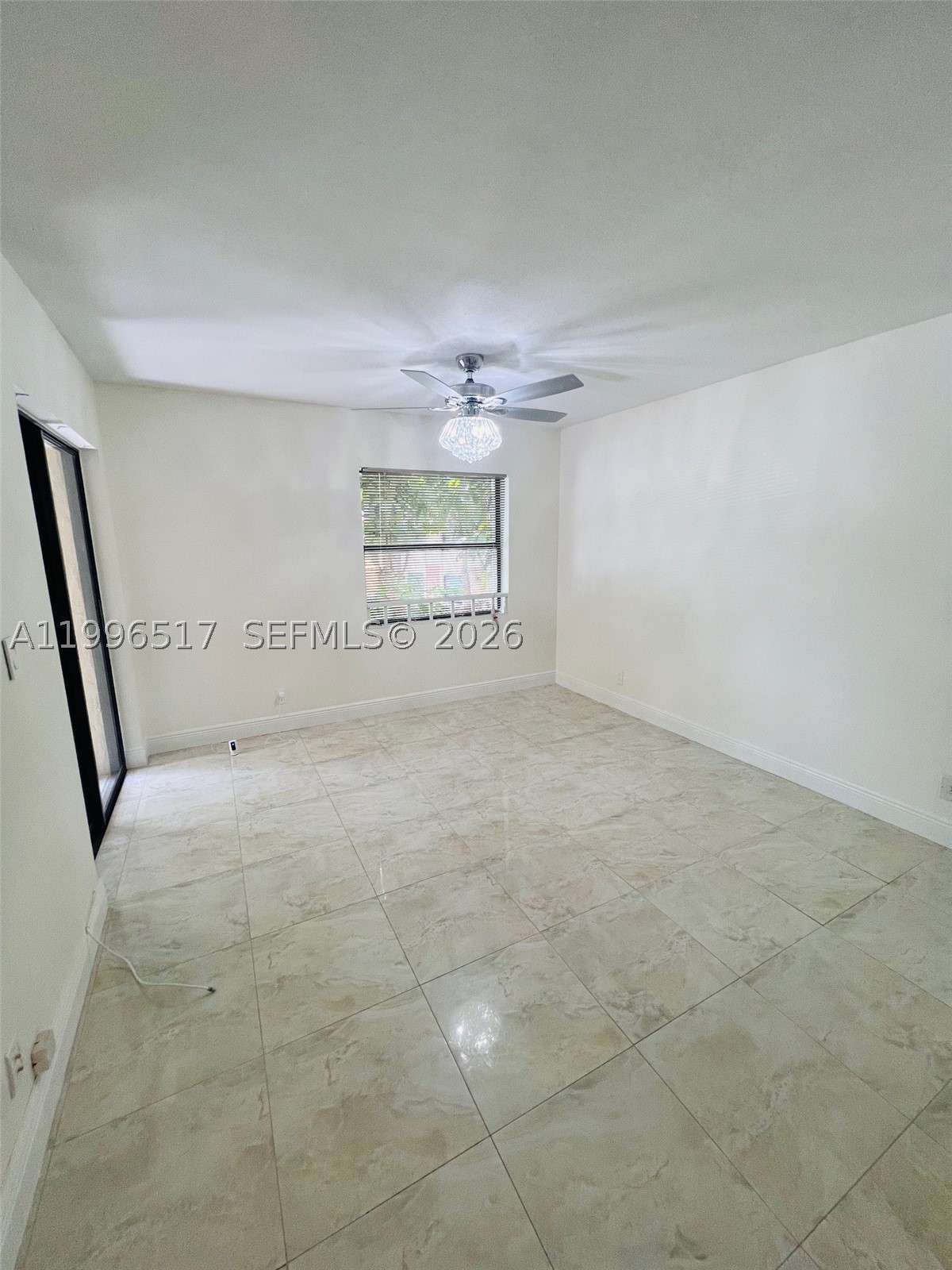 SUMMERBREEZE CONDO - Residential