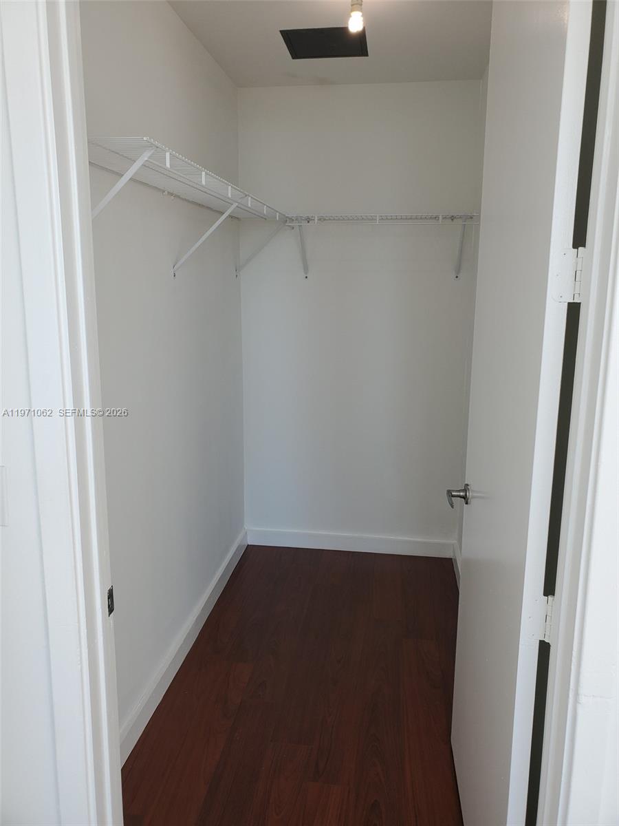 EDGEWATER LOFTS CONDO - Residential Lease