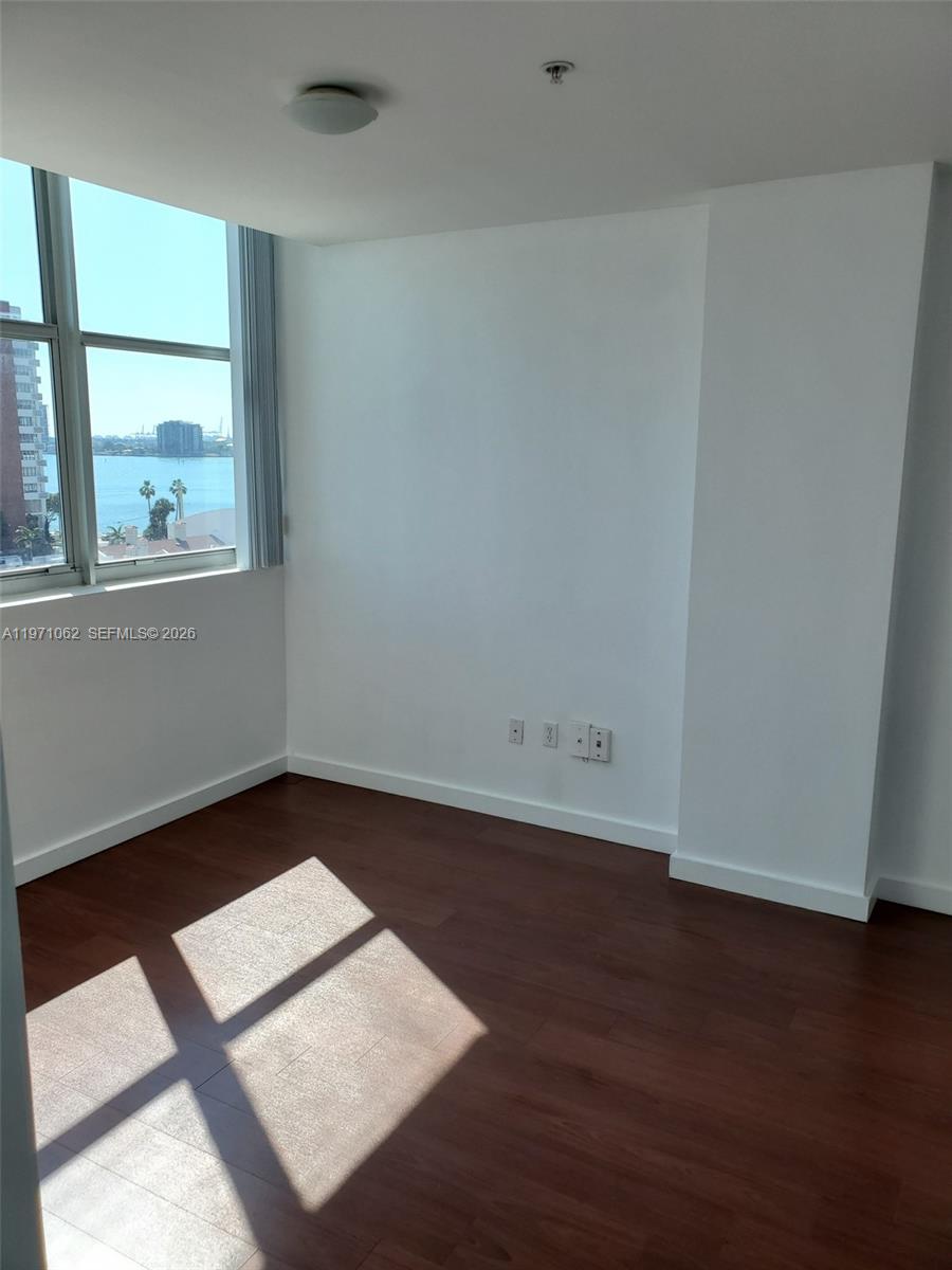 EDGEWATER LOFTS CONDO - Residential Lease
