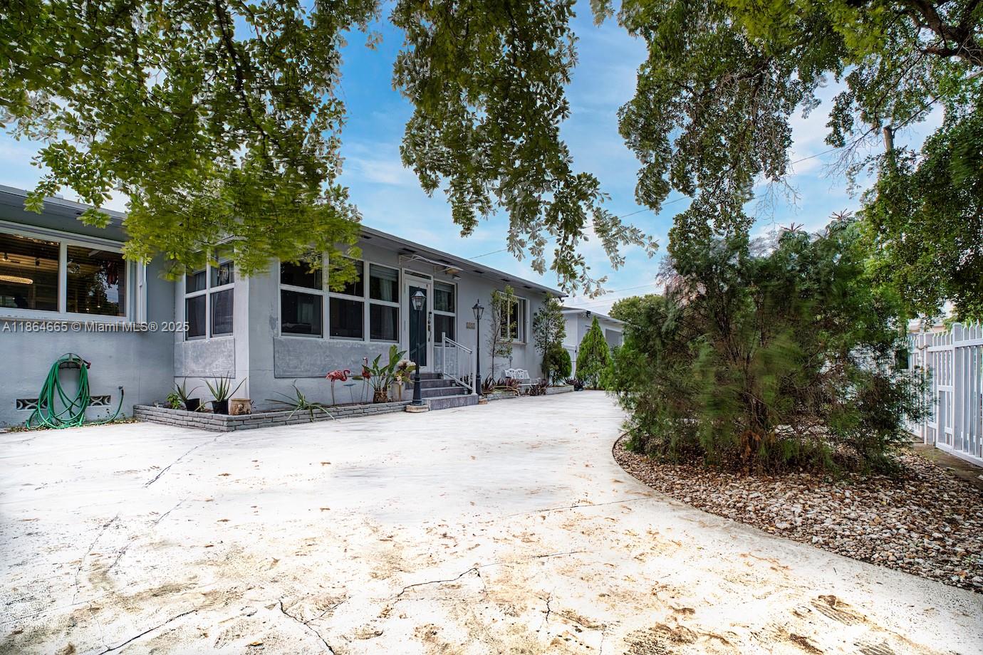 HOLLYWOOD SOUTH SIDE ADD - Residential