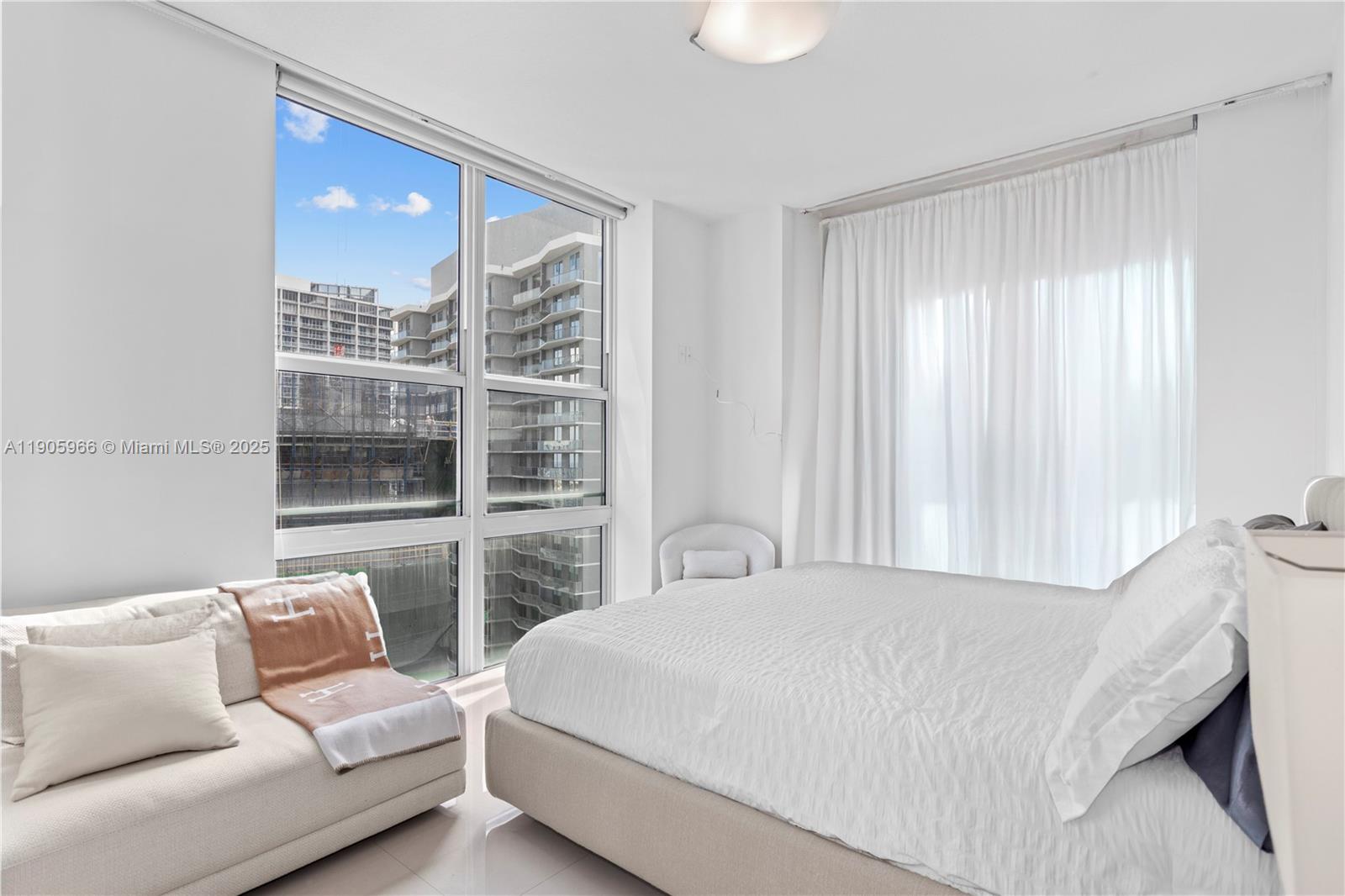BRICKELL ON THE RIVER N T - Residential