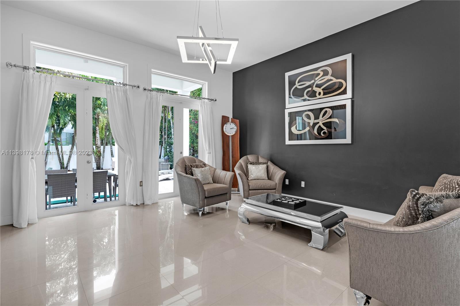 ROBERTS SUB - Residential Lease