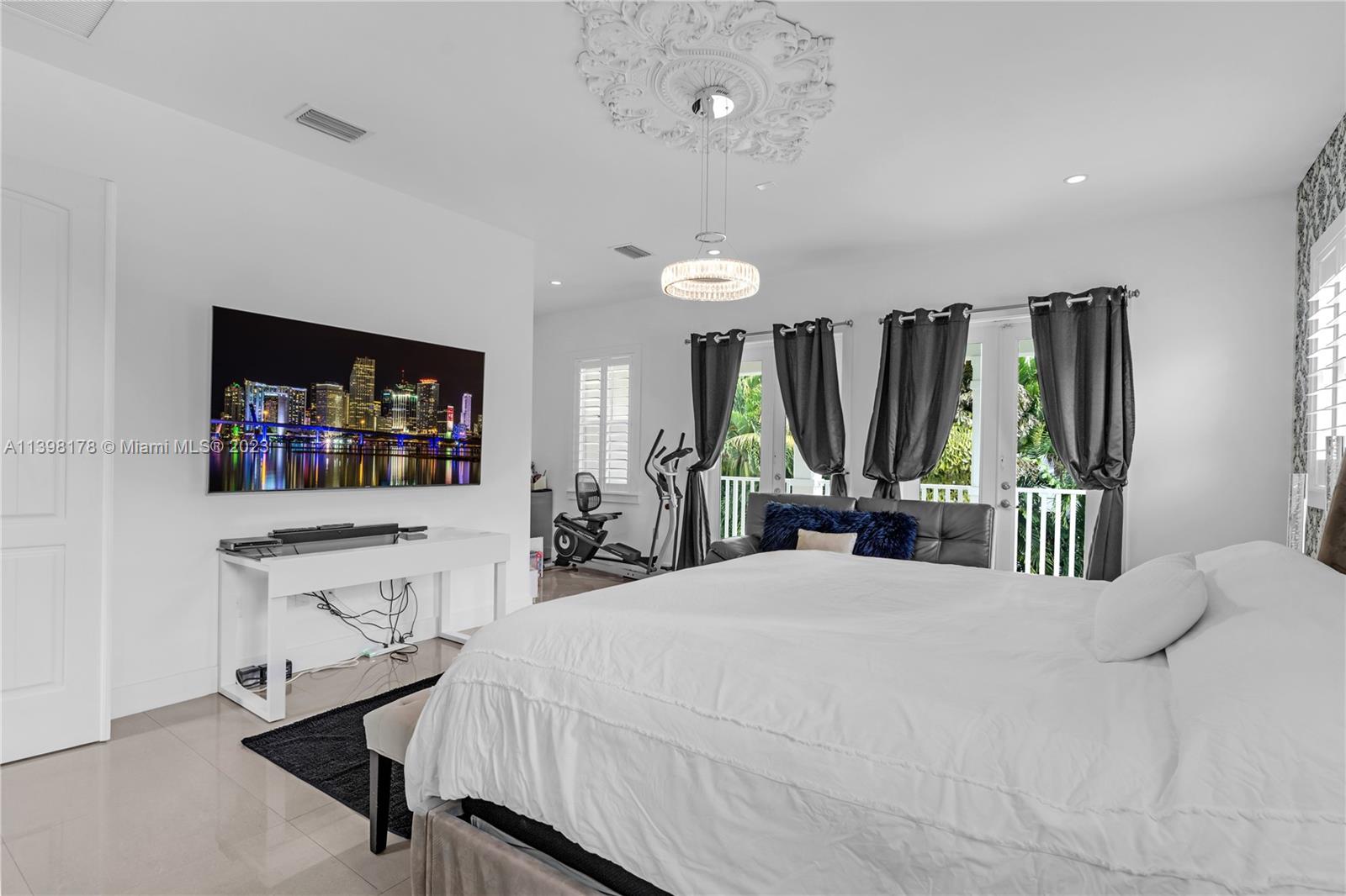 ROBERTS SUB - Residential Lease