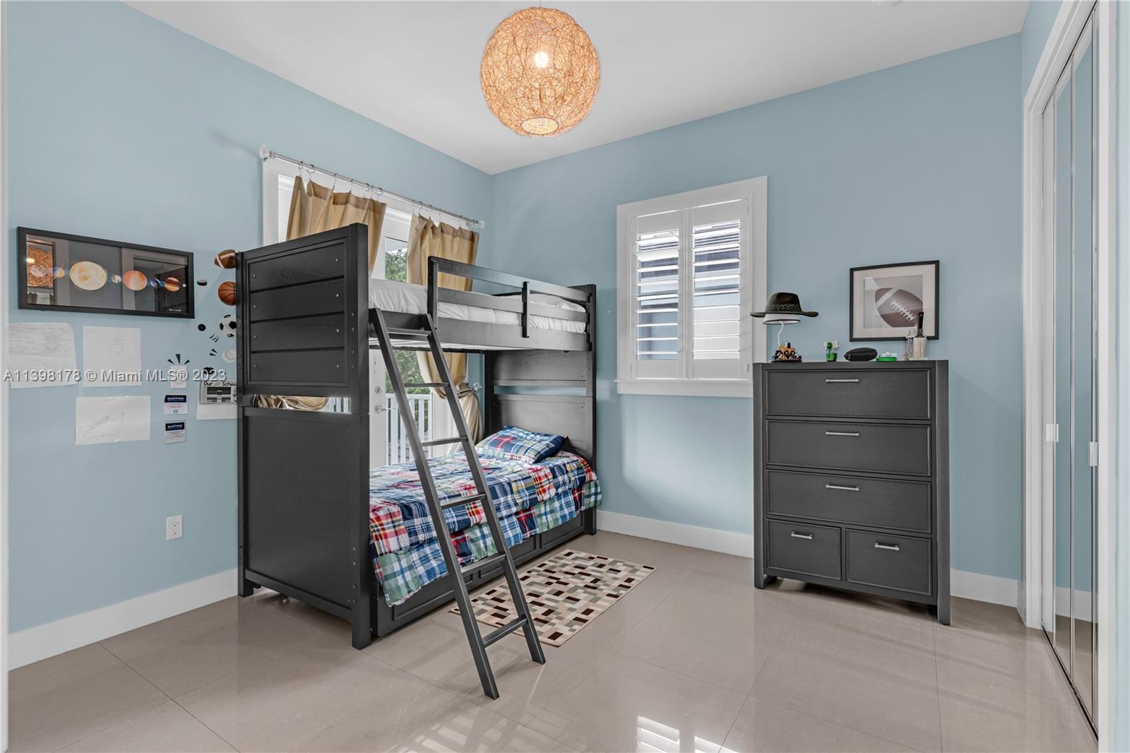 ROBERTS SUB - Residential Lease
