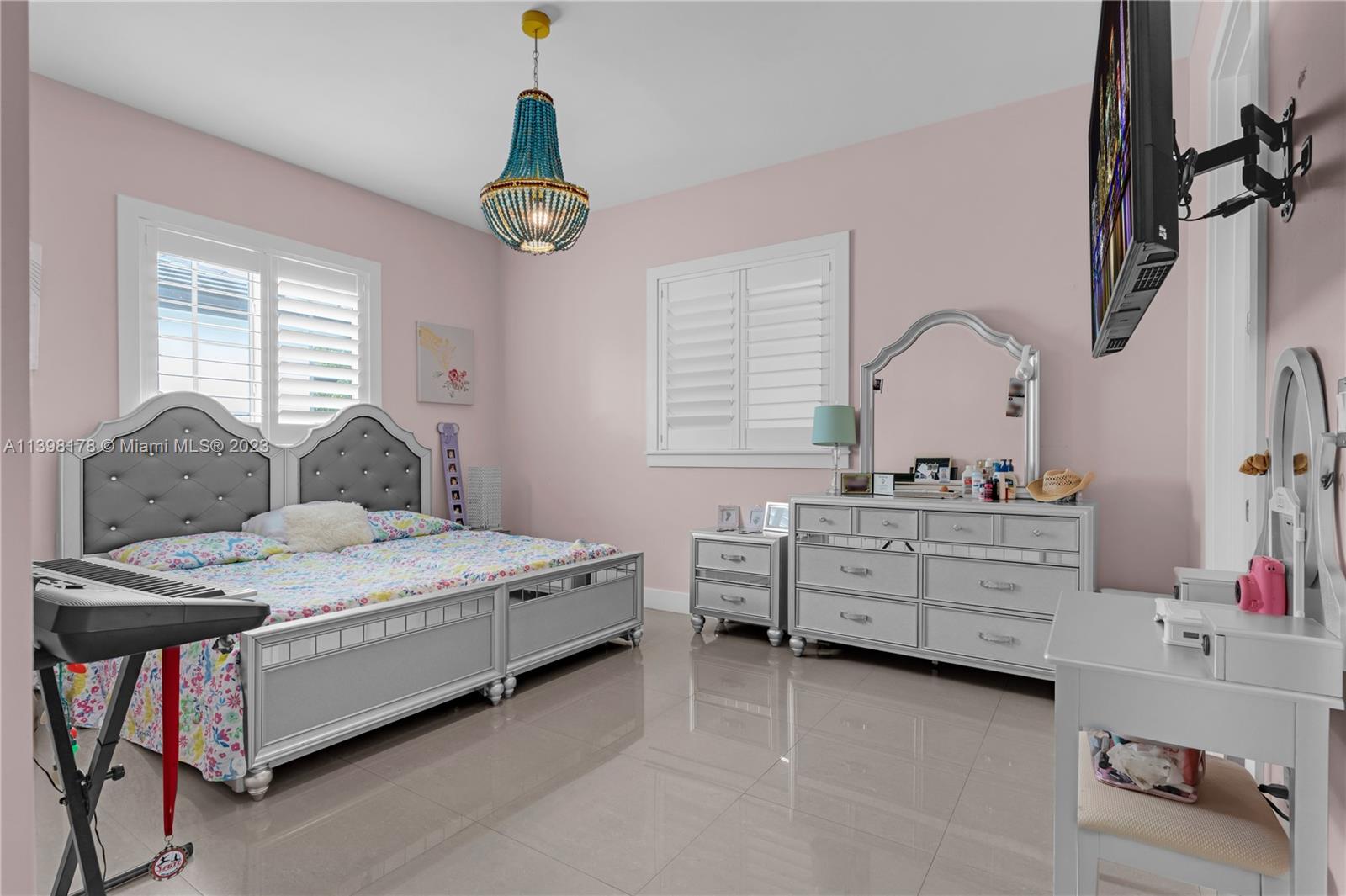 ROBERTS SUB - Residential Lease