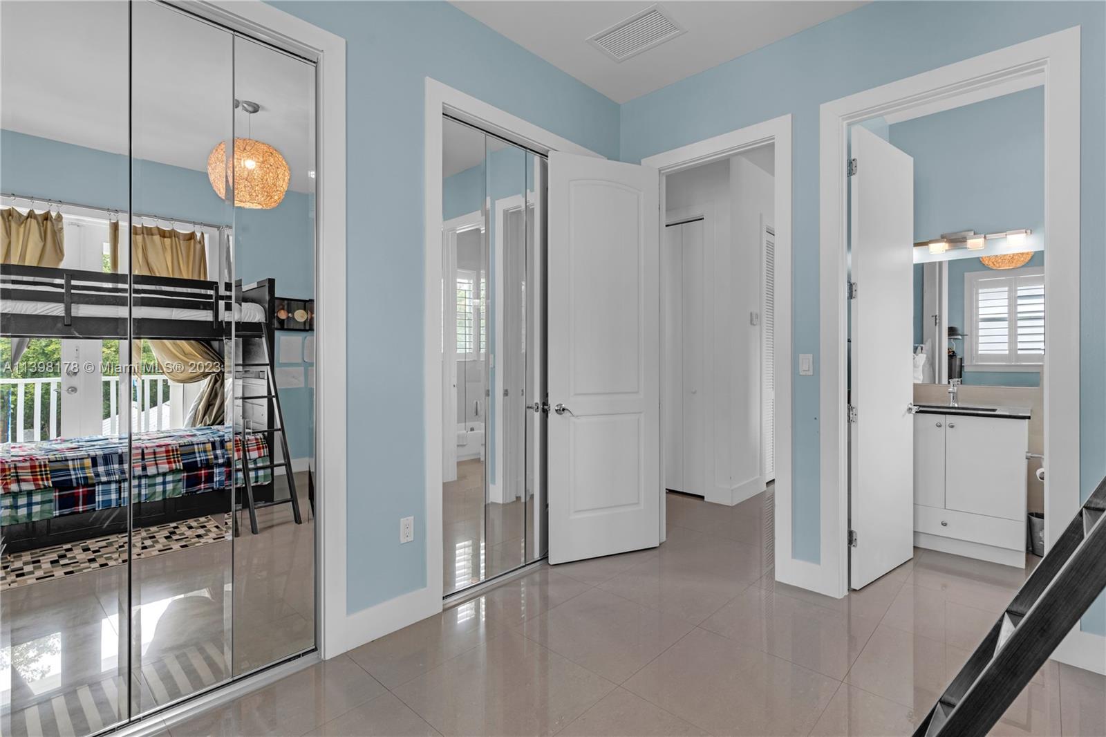 ROBERTS SUB - Residential Lease