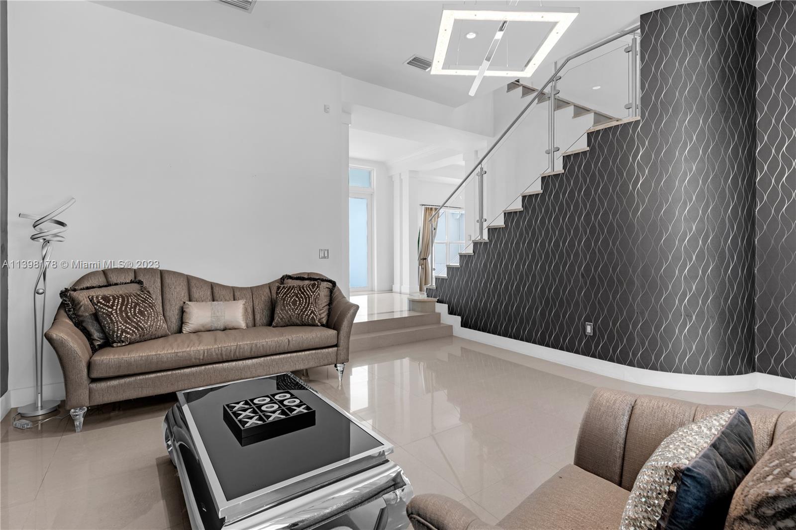 ROBERTS SUB - Residential Lease
