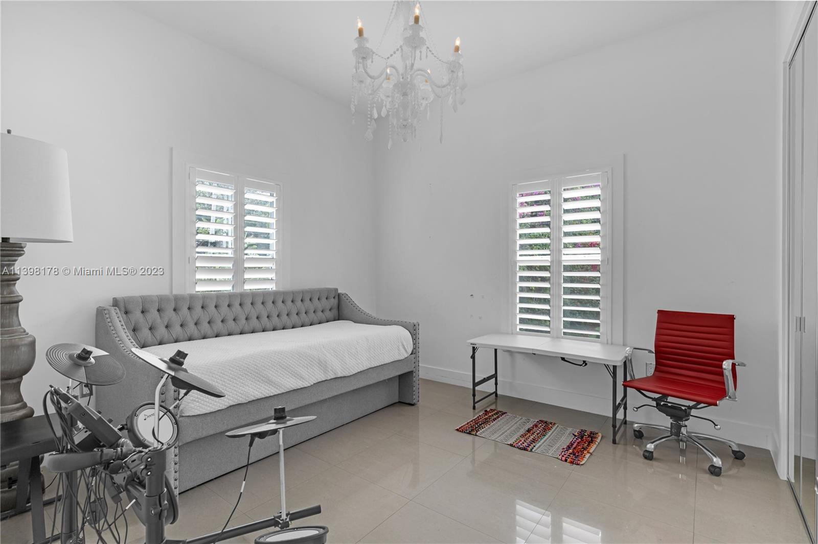 ROBERTS SUB - Residential Lease